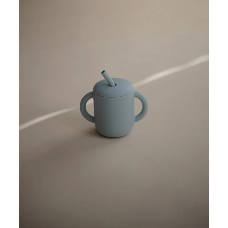Mushie Silikonowy Kubek ze Słomką Powder Blue