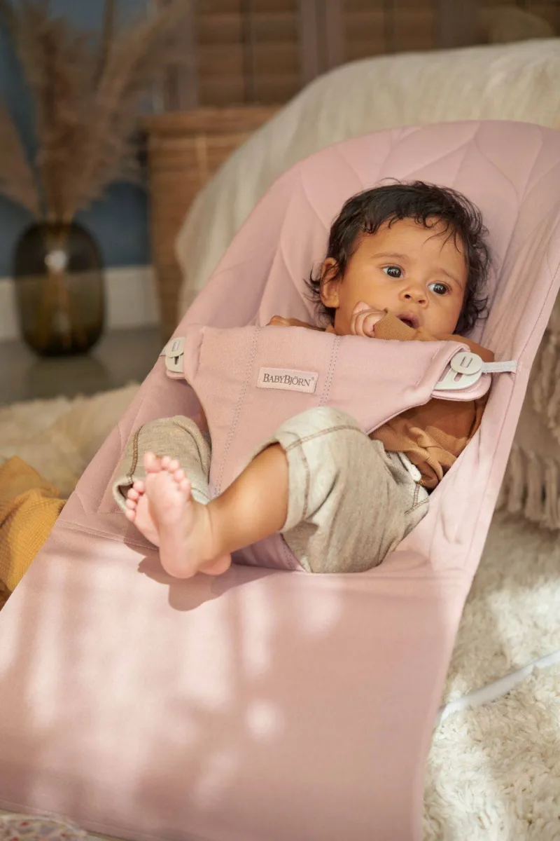 BABYBJORN – leżaczek BLISS COTTON, Petal Quilt, Zgaszony róż