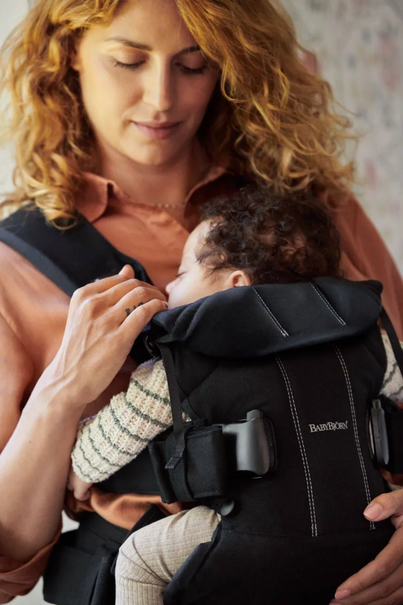 BABYBJORN ONE – nosidełko, Czarny