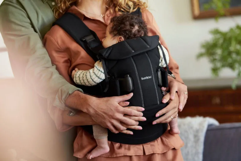 BABYBJORN ONE – nosidełko, Czarny