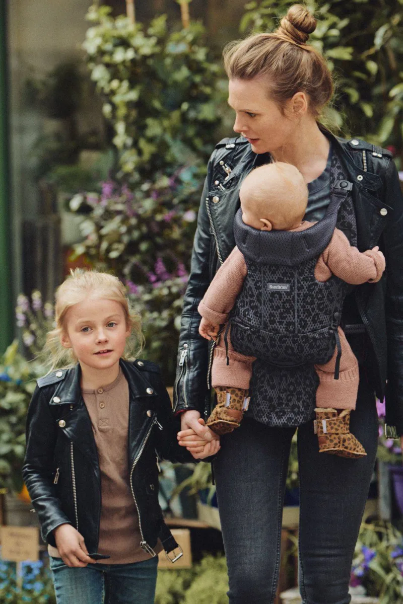 BABYBJORN MOVE 3D Mesh – nosidełko, Antracyt/Leopard