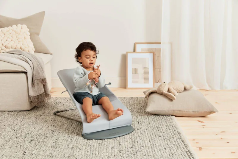 BABYBJORN – leżaczek BLISS 3D Jersey – Jasny Szary + Zabawka Googly Eyes Black and White