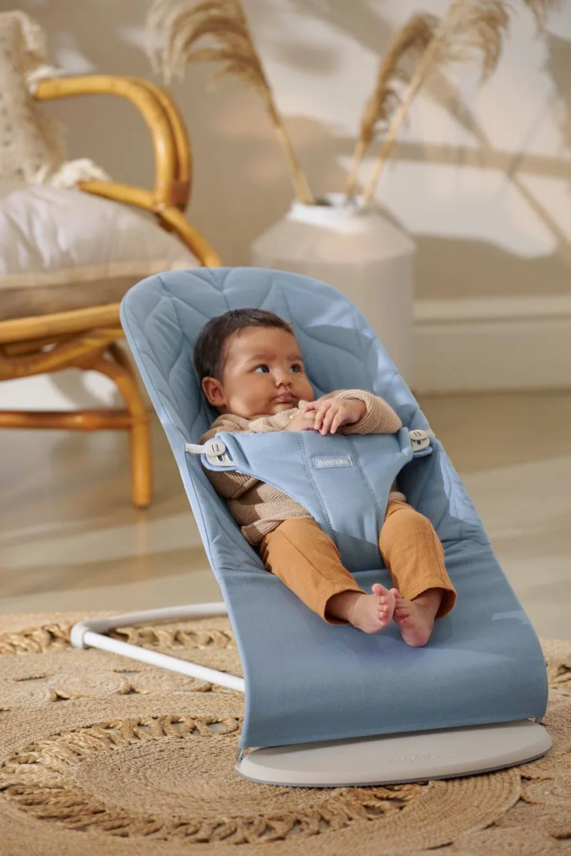 BABYBJORN – leżaczek BLISS COTTON, Petal Quilt, Niebieski