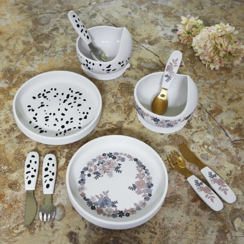 Elodie Details – Zestaw silikonowy – talerzyk i sztućce – Dalmatian Dots