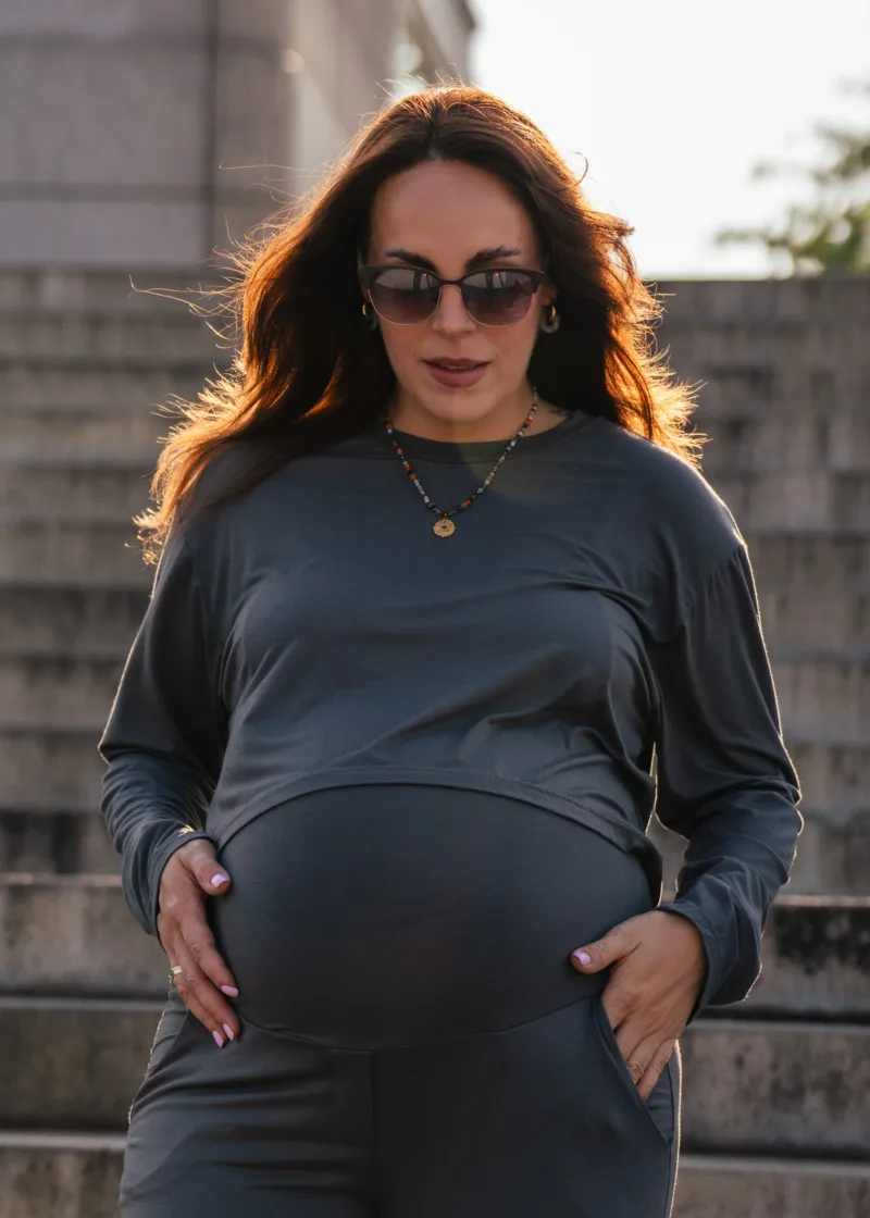 Pudełkowa bluzka z długim rękawem Cool Mama – grafitowa L