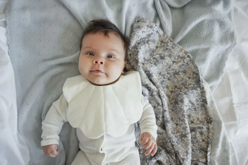 Elodie Details – Śliniak/bandanka – Vanilla White
