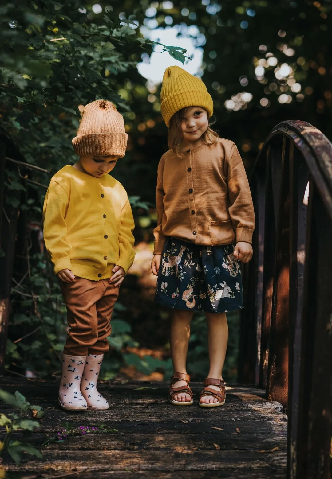 Czapka z wełny merino dla dzieci karmelowa – 3-6 lat