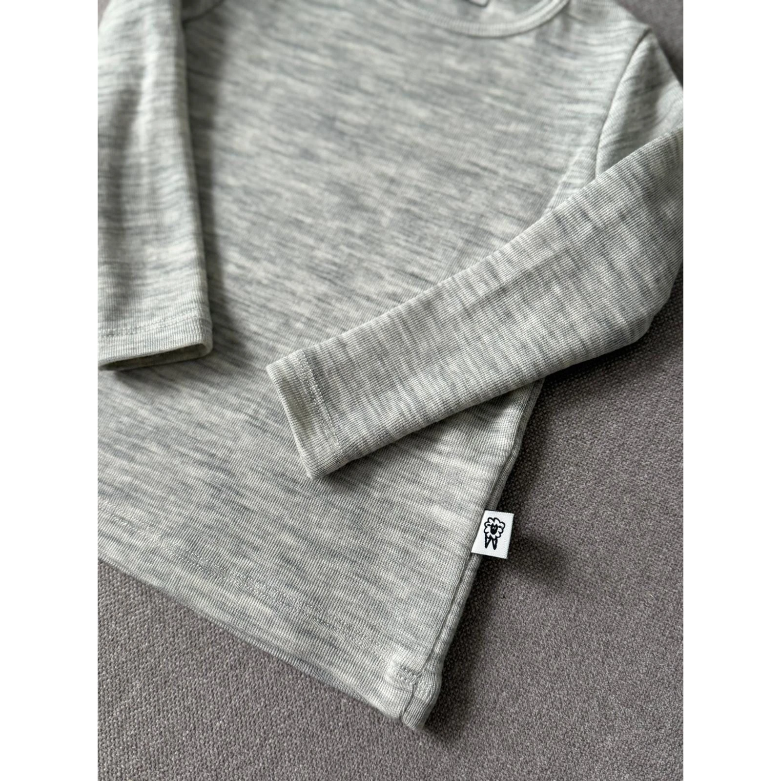 Koszulka z wełny merino dla dzieci z długim rękawem Merinowca – grey